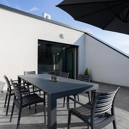 Dalgona Delux Apartment